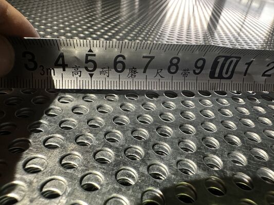 4mm Pitch Round Perforated Steel Sheet With Oval Holes For Filtration