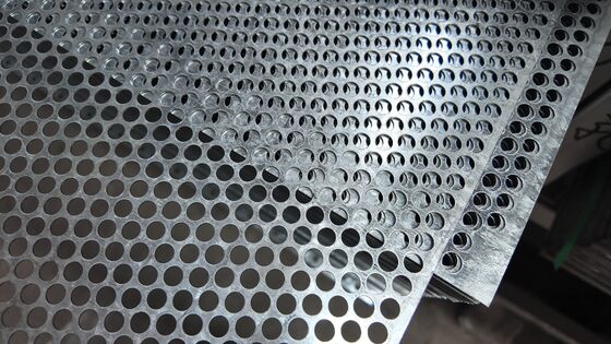 Hot Dipped Galvanized Round Hole Perforated Plate for Construction Facade