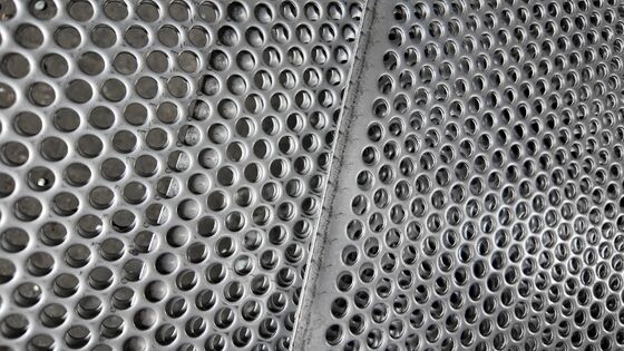 Q235B/Q355B Carbon Steel Thick Perforated Plate fo rHeavy Duty Industry