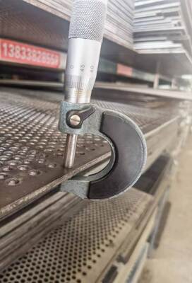 Custom embossed Square Hole Perforated Metal Mesh Decorative Durable