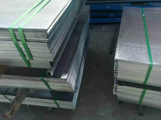 Custom embossed Square Hole Perforated Metal Mesh Decorative Durable