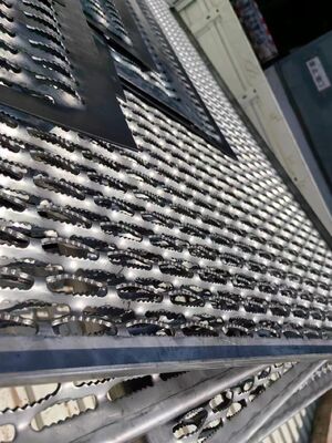 Hot-Dip Galvanized Crocodile Mouth Anti-Slip Plate