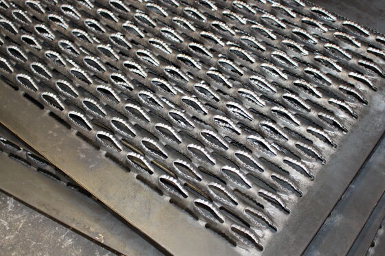 Hot-Dip Galvanized Crocodile Mouth Anti-Slip Plate