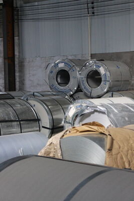 1250×2550mm Manganese Perforated Steel Sheet Round Holes Screening & Wear Resistance