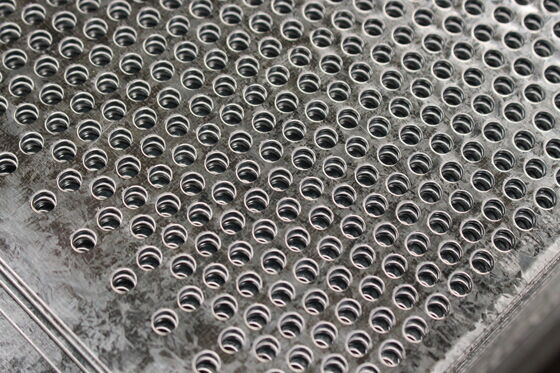 316L Anti Slip Strip Safety Grille With 10mm Holes Outdoor Corrosion Resistant