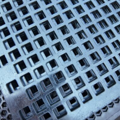 1.5mm Thick Square Hole Perforated Sheet Metal Sheet Silver