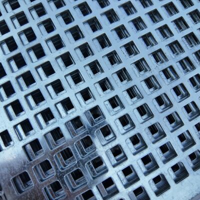 1.5mm Thick Square Hole Perforated Sheet Metal Sheet Silver