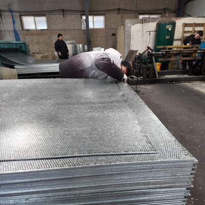 Green Coated Perforated Stainless Steel Sheet For Road Safety Protection