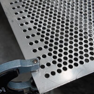 3mm Perforated Galvanized Steel Sheet Mesh For Construction Scaffolding