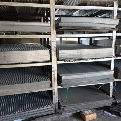 2mm Thick Galvanized Perforated Steel Grating Mesh For Shelf Decking