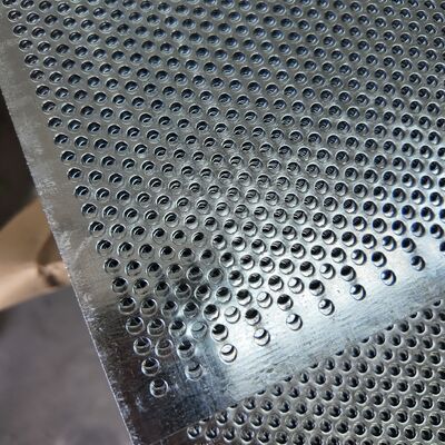0.5-6mm Aluminum Perforated Mesh Decorative Lightweight & Durable