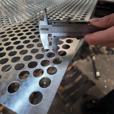 4mm Aperture 2mm Hole Spacing Perforated Plate Multiple Thickness Available