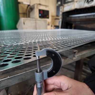 304 Stainless Steel Round Hole Perforated Mesh Panel Ventilation Punching Board