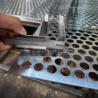 5mm Diameter 4mm hole Pitch Perforated Galvanized Steel Sheet For Construction