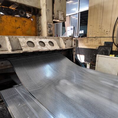 Round Holes Perforated Galvanized Steel Sheet 1220*2440mm Planting Greenhouse Ventilation