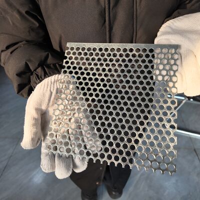 Galvanized Perforated Metal Mesh Round Hole Punching Plate For Machine Guard