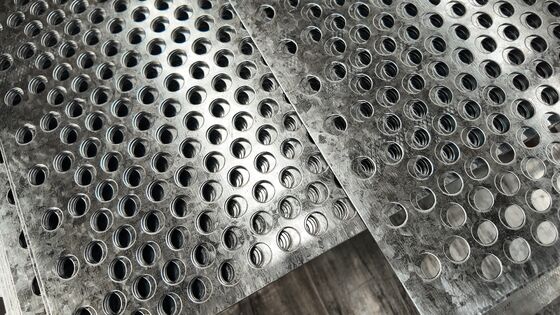 Full CNC Punching Burr-Free Round Hole Staggered Perforated Mesh