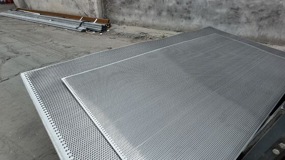 3mm Thick Galvanized Perforated Mesh Panel  Customizable Aperture