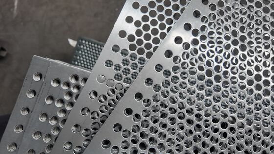 2mm×3mm Hole Aluminum Perforated Sheet Lightweight or Corrosion Resistant