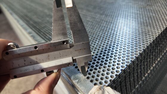 2mm Thick Round Hole Perforated Metal Mesh Sheet