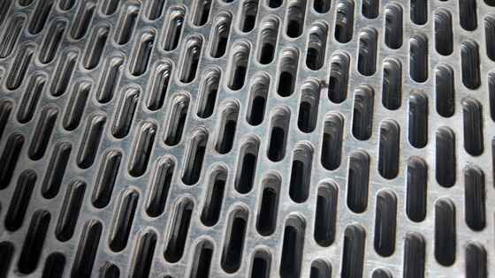 Galvanized Oblong Long Round Hole Perforated Metal Punched Sheet Customizable