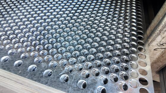 Hot Dipped Galvanized Perforated Mesh For Walkway Anti Slip