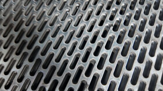 0.5mm 1mm 1.2mm Thick Oblong Slot Custom Perforated Mesh Sheet