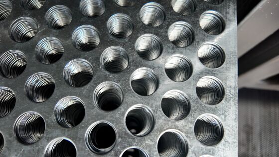 304 316L Stainless Steel Large Hole Perforated Mesh 10mm 15mm 20mm Aperture Available