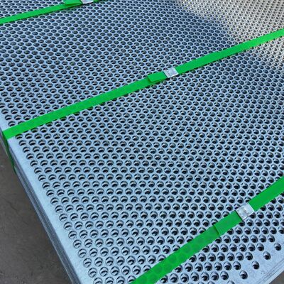 Uniform Coating Galvanized Steel Perforated Metal Sheet Fence R6mm Round Holes